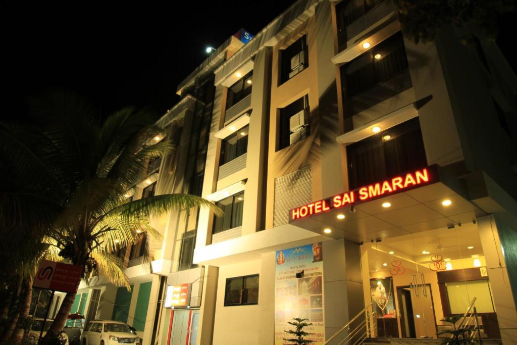 Hotel Sai Smaran Sirdi Kültér fotó