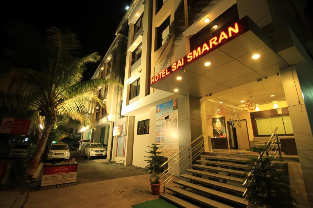 Hotel Sai Smaran Sirdi Kültér fotó